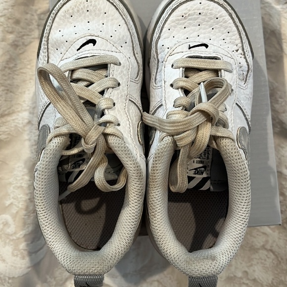 Nike Toddler AirForce Ones - Picture 7 of 8